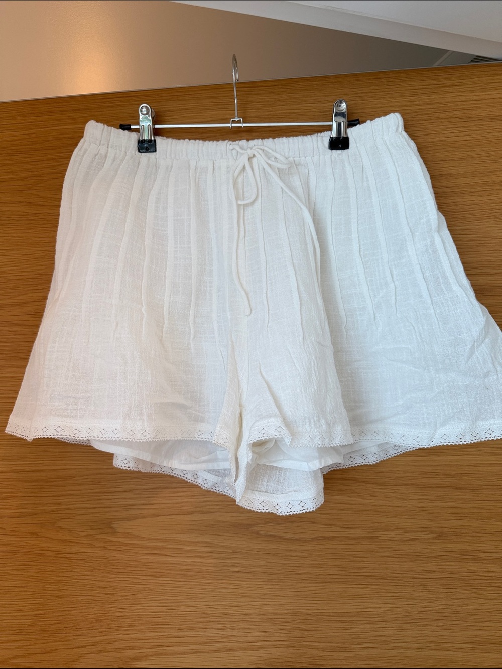 SABO White High-Waist Gauze Drawstring Shorts with Lace Hem